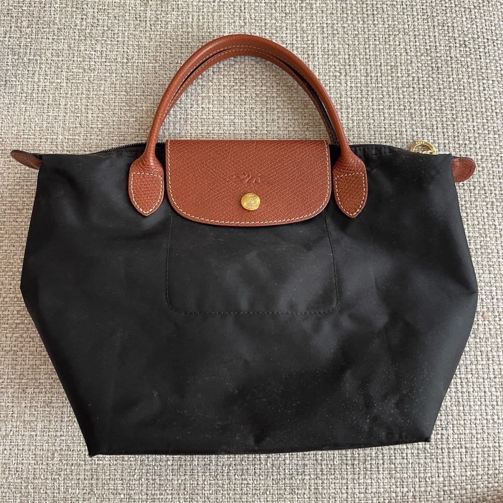 Black Longchamp Le Pliage Type “S” in good used condition!